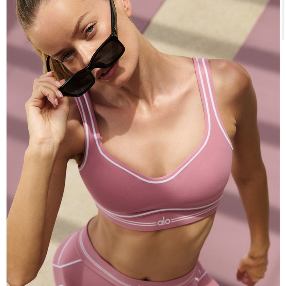 Alo Yoga airbrush heart throb bra